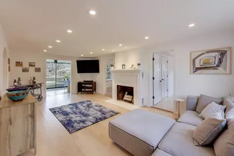 407 La Fox River Dr, Algonquin, IL 60102 photo 5