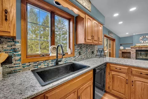 Kitchen - 3775 Will Ct, Morris, IL 60450 photo 3 of 5