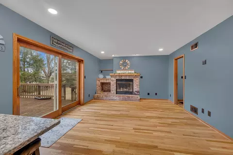 Living - 3775 Will Ct, Morris, IL 60450 photo 4 of 6