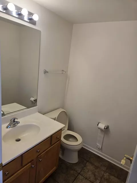 5220 Cobblers Xing, Mchenry, IL 60050 photo 12