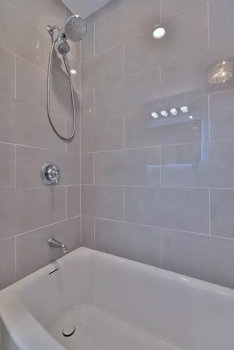 Bath - 3715 Euclid Ave, Berwyn, IL 60402 photo 3 of 14