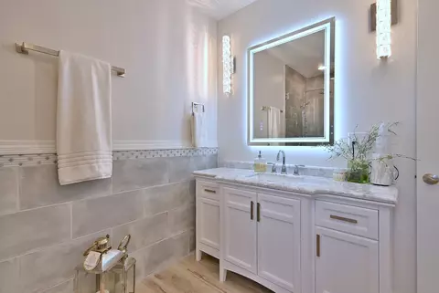 Bath - 3715 Euclid Ave, Berwyn, IL 60402 photo 8 of 14