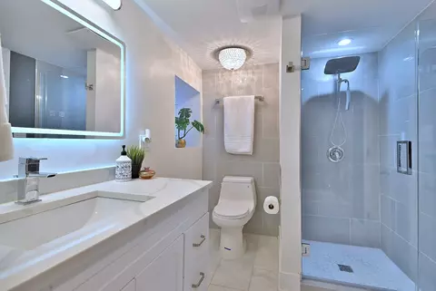 Bath - 3715 Euclid Ave, Berwyn, IL 60402 photo 14 of 14
