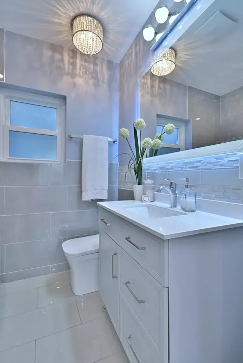 Bath - 3715 Euclid Ave, Berwyn, IL 60402 photo 2 of 14