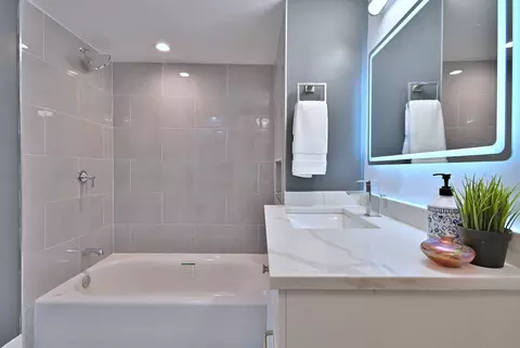 Bath - 3715 Euclid Ave, Berwyn, IL 60402 photo 13 of 14