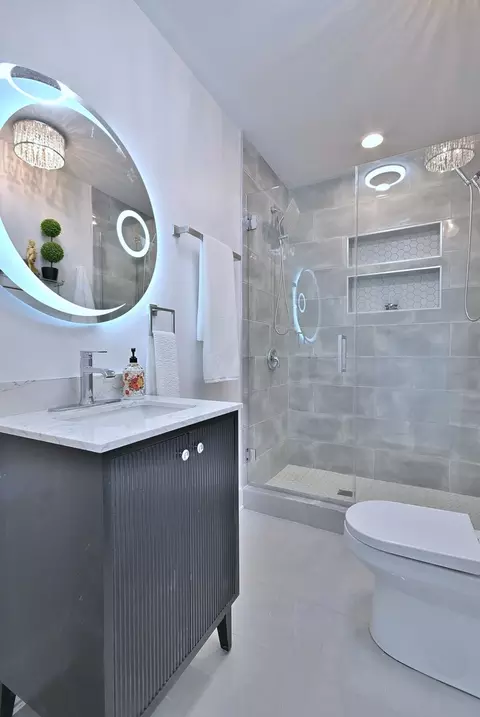 Bath - 3715 Euclid Ave, Berwyn, IL 60402 photo 11 of 14
