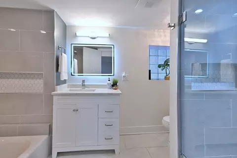 Bath - 3715 Euclid Ave, Berwyn, IL 60402 photo 12 of 14