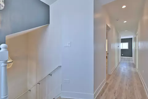 Entry Way - 3715 Euclid Ave, Berwyn, IL 60402 photo 5 of 8