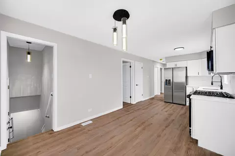 2250 E 92nd Pl, Chicago, IL 60617 photo 14