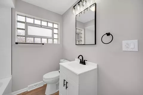 2250 E 92nd Pl, Chicago, IL 60617 photo 17