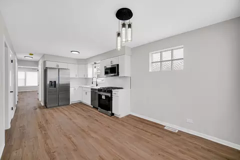 2250 E 92nd Pl, Chicago, IL 60617 photo 13