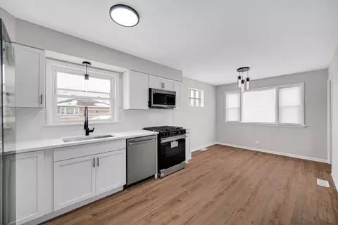 2250 E 92nd Pl, Chicago, IL 60617 photo 12