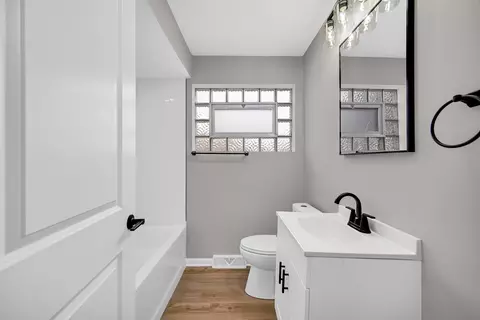 2250 E 92nd Pl, Chicago, IL 60617 photo 16