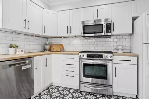 Kitchen - 820 Cherry St, Wheaton, IL 60187 photo 2 of 2