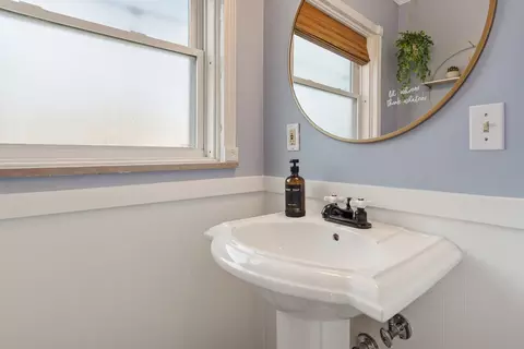 Bath - 820 Cherry St, Wheaton, IL 60187 photo 2 of 2