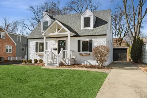 820 Cherry St, Wheaton, IL 60187