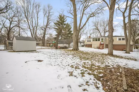 Exterior - 2750 E Riverview Dr, Kankakee, IL 60901 photo 2 of 5
