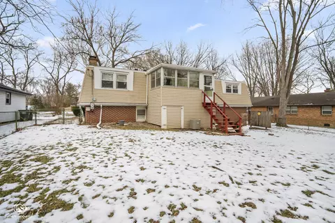 Exterior - 2750 E Riverview Dr, Kankakee, IL 60901 photo 4 of 5