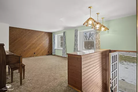 Living - 2750 E Riverview Dr, Kankakee, IL 60901 photo 1 of 7