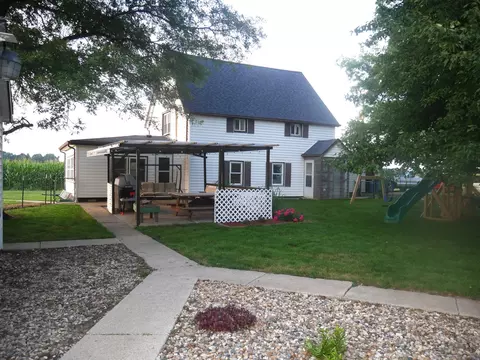 1221 N State Route 1 17 Rte, Momence, IL 60954