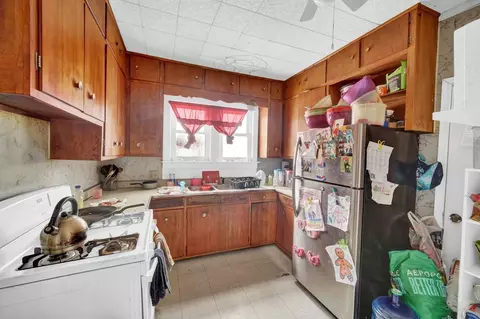 Kitchen - 37 W 36th Pl, Steger, IL 60475 photo 1 of 3