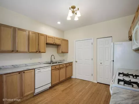 Kitchen - 21344 W Juniper Ln, Plainfield, IL 60544 photo 1 of 2