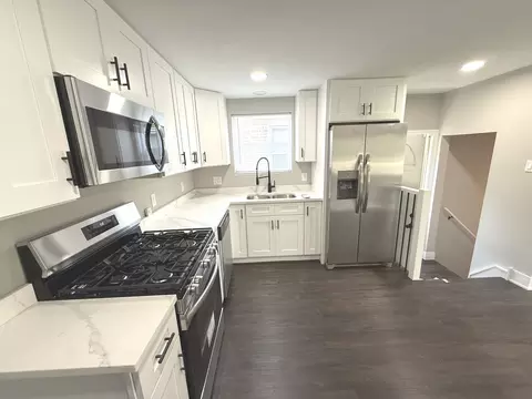 Kitchen - 10531 S Morgan St, Chicago, IL 60643 photo 2 of 4