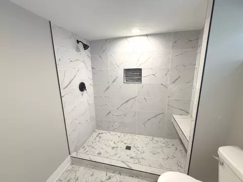 Bath - 10531 S Morgan St, Chicago, IL 60643 photo 5 of 5