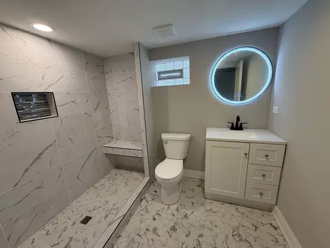Bath - 10531 S Morgan St, Chicago, IL 60643 photo 3 of 5