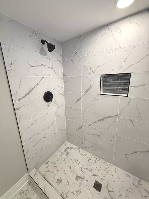 Bath - 10531 S Morgan St, Chicago, IL 60643 photo 4 of 5