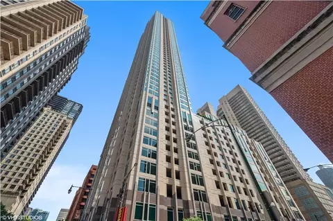 33 W Ontario St #25H, Chicago, IL 60654