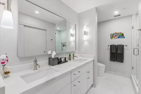 Bath - 57 E Delaware Pl #3904, Chicago, IL 60611 photo 2 of 3