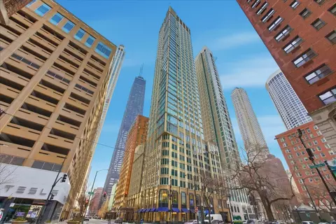 57 E Delaware Pl #3904, Chicago, IL 60611