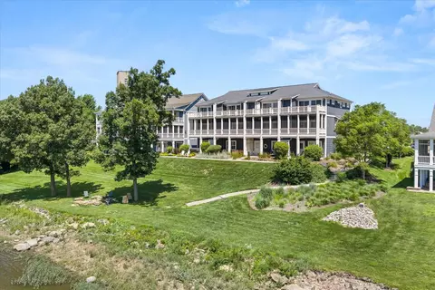 Exterior - 13 River Row, Ottawa, IL 61350 photo 14 of 25