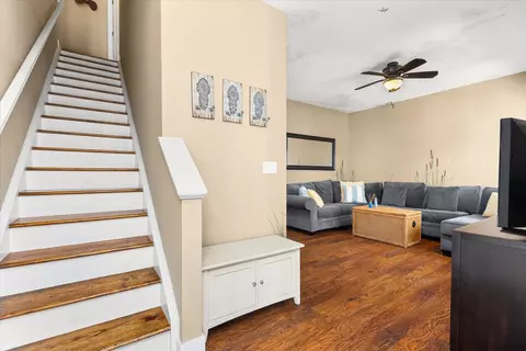 Entry Way - 13 River Row, Ottawa, IL 61350 photo 1 of 3