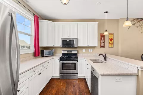 Kitchen - 13 River Row, Ottawa, IL 61350 photo 2 of 3