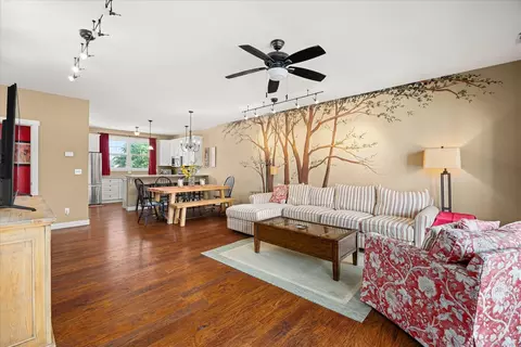 Living - 13 River Row, Ottawa, IL 61350 photo 5 of 5