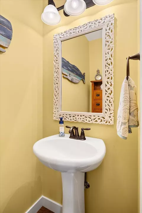 Bath - 13 River Row, Ottawa, IL 61350 photo 1 of 6