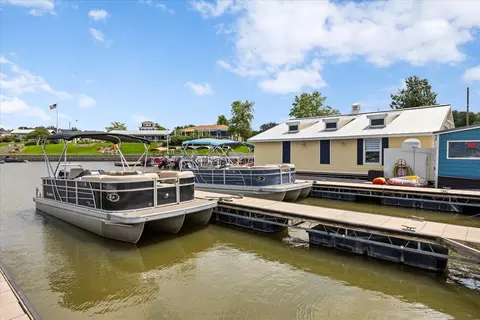 Exterior - 13 River Row, Ottawa, IL 61350 photo 22 of 25