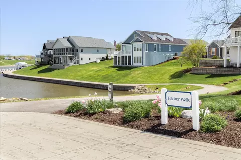 Exterior - 13 River Row, Ottawa, IL 61350 photo 16 of 25