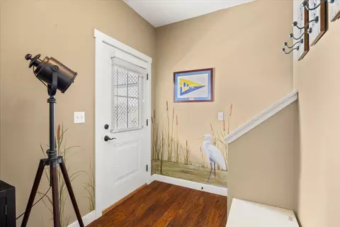 Entry Way - 13 River Row, Ottawa, IL 61350 photo 2 of 3