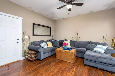 Living - 13 River Row, Ottawa, IL 61350 photo 1 of 5