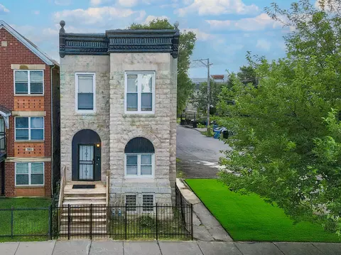 209 S Albany Ave, Chicago, IL 60612