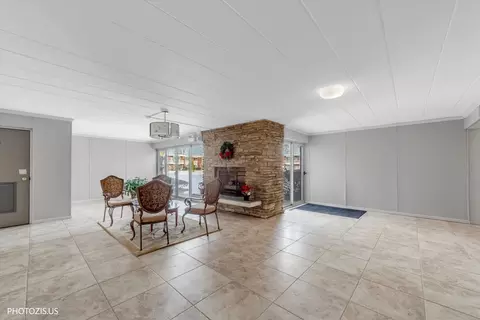 Other - 100 Deborah Ln #16A, Wheeling, IL 60090 photo 3 of 3