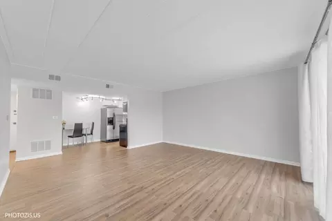 Living - 100 Deborah Ln #16A, Wheeling, IL 60090 photo 2 of 2