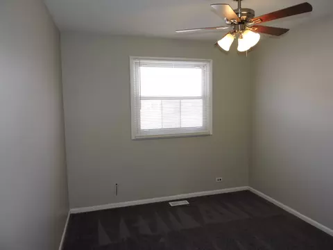 Bedroom - 15328 Parkside Dr, Markham, IL 60428 photo 2 of 3