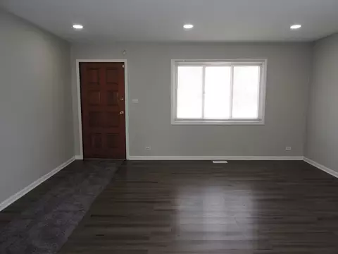 Living - 15328 Parkside Dr, Markham, IL 60428 photo 1 of 5