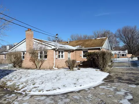 Exterior - 15328 Parkside Dr, Markham, IL 60428 photo 4 of 7