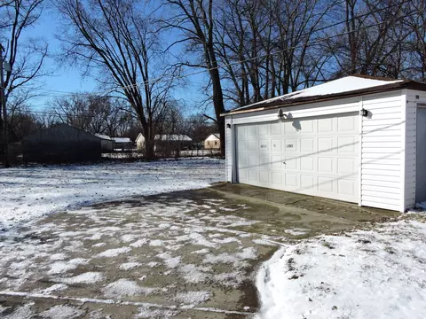 Exterior - 15328 Parkside Dr, Markham, IL 60428 photo 5 of 7