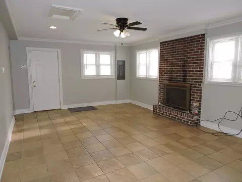Living - 15328 Parkside Dr, Markham, IL 60428 photo 5 of 5